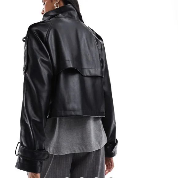 ASOS DESIGN funnel neck leather look short trench coat in black - Picture 2 of 5